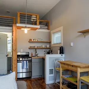 Kabino's Tiny House: Cozy Loft In Holiday home Seattle